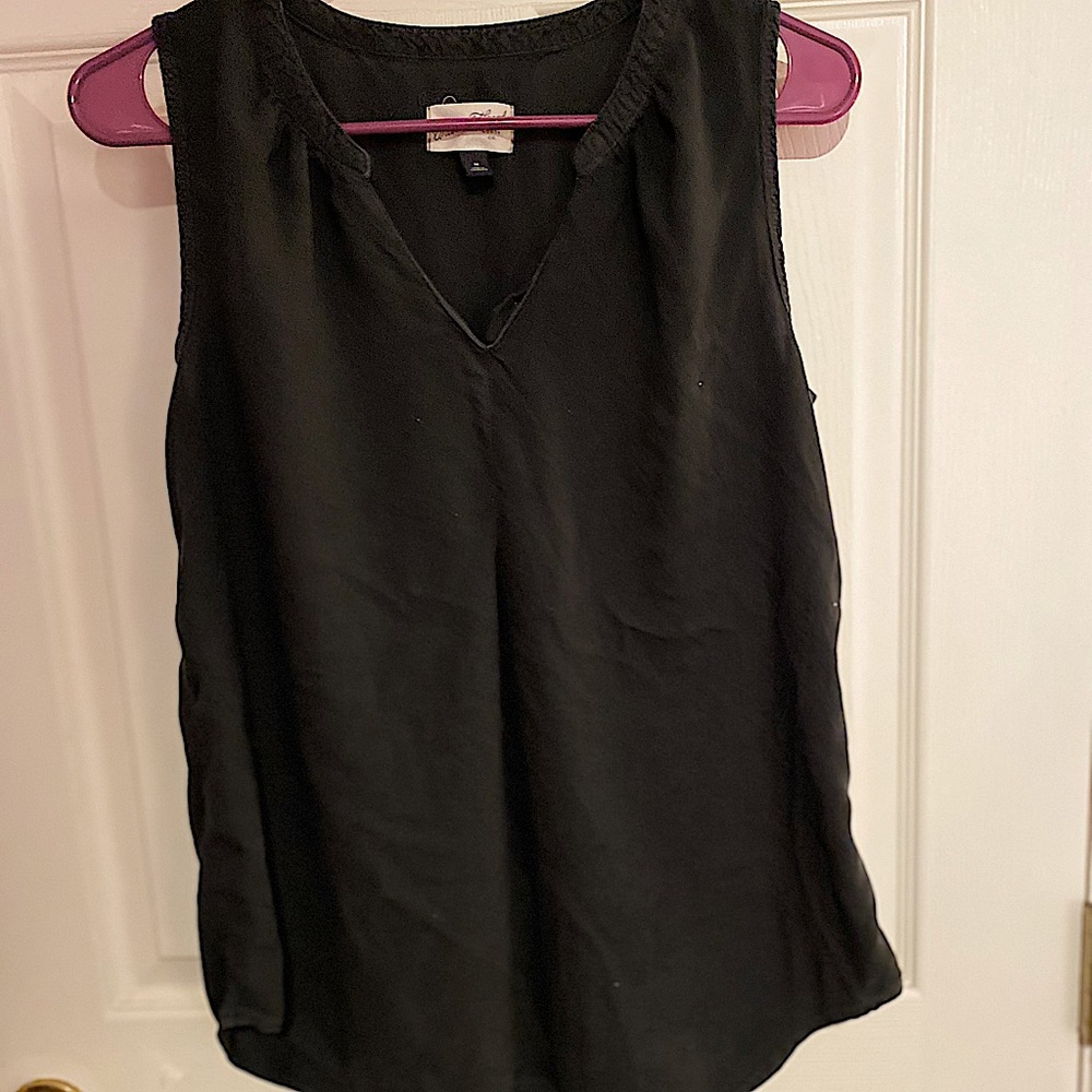 Universal Thread Top